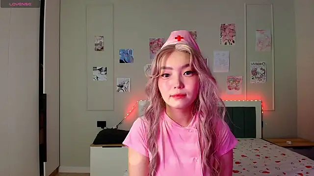 Snapshot of junamiin chatting on December 15, 2025, 7:20 pm junamiin online show from December 15, 2025, 7:20 pm