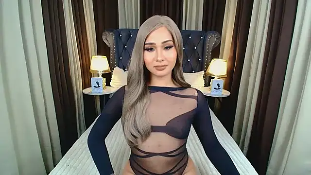 Iris Hilton online show from December 18, 2025, 8:34 pm