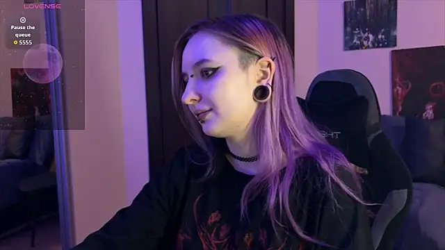 Snapshot of lavender_monster chatting on February 8, 2026, 6:49 pm lavender monster online show from February 8, 2026, 6:49 pm