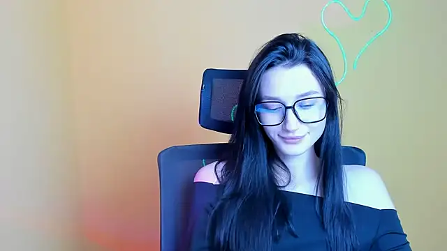 Snapshot of Stella_XO chatting on November 24, 2025, 6:35 am Stella XO online show from November 24, 2025, 6:35 am