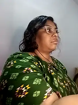 Riya-mallus online show from November 26, 2025, 3:12 pm