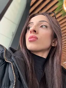 Lilitoppp online show from November 30, 2025, 9:21 am