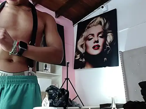 crissex3 online show from February 16, 2026, 2:16 pm