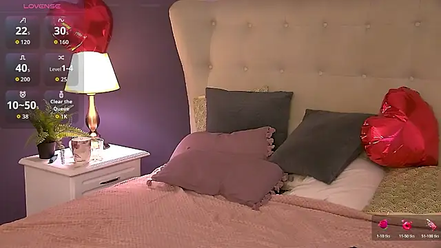 SeniGrandee online show from March 12, 2026, 10:14 pm