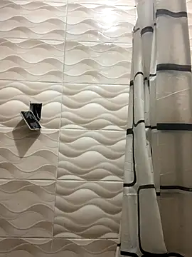 Snapshot of laperson chatting on November 29, 2025, 10:43 pm laperson online show from November 29, 2025, 10:43 pm