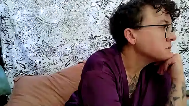 Snapshot of sareberr420 chatting on February 1, 2026, 2:59 pm sareberr420 online show from February 1, 2026, 2:59 pm