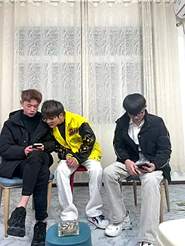 Delicious-boys-001 online show from November 23, 2025, 10:14 am