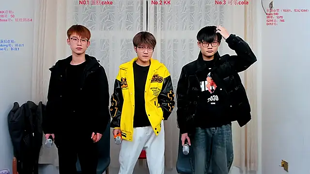 Delicious-boys-001 online show from November 30, 2025, 12:17 pm