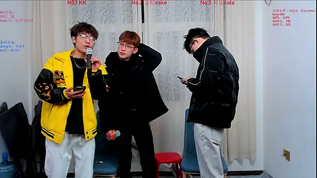 Delicious-boys-001 online show from November 24, 2025, 10:37 am