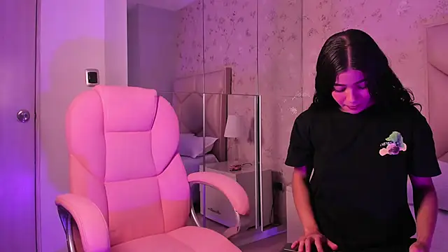 Snapshot of Hada_Potter chatting on November 22, 2025, 7:24 pm Hada Potter online show from November 22, 2025, 7:24 pm