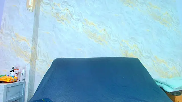 sofiaa little online show from November 29, 2025, 7:25 pm