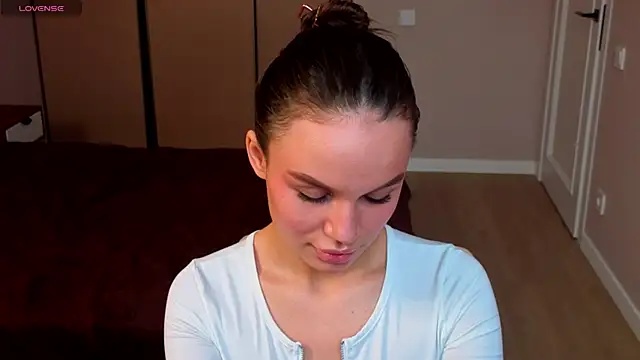 Tiffany Sweetie online show from February 21, 2026, 12:07 pm