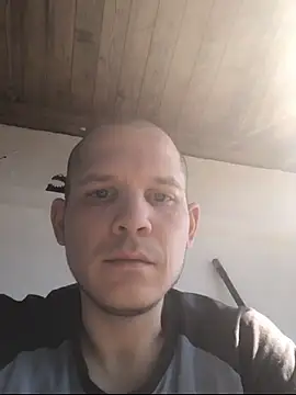Spielzeugtwink online show from June 11, 2026, 8:33 am