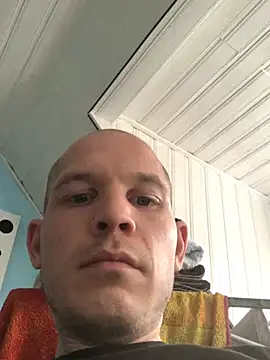 Spielzeugtwink online show from July 25, 2026, 4:02 pm