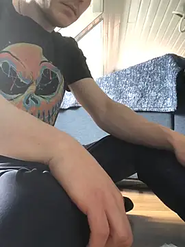 Spielzeugtwink online show from June 21, 2026, 11:27 am