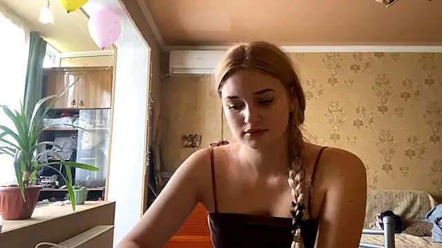 Snapshot of Malley_Saunds chatting on November 24, 2025, 7:08 am Malley Saunds online show from November 24, 2025, 7:08 am