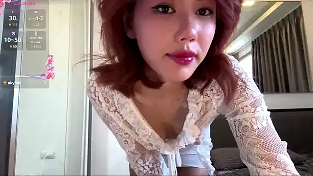 Snapshot of Yumiochi chatting on November 26, 2025, 4:23 am Yumiochi online show from November 26, 2025, 4:23 am