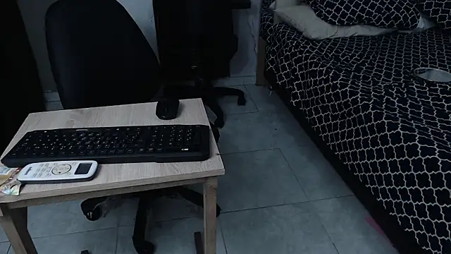 Snapshot of sweett_love_ chatting on December 3, 2025, 2:12 am sweett love online show from December 3, 2025, 2:12 am