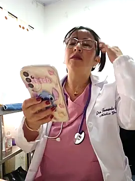 Snapshot of JustSamantha_ chatting on November 26, 2025, 12:05 pm JustSamantha online show from November 26, 2025, 12:05 pm