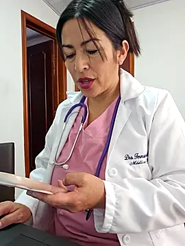 JustSamantha  online show from December 22, 2025, 2:28 pm