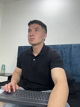 Snapshot of Ethan-Connor chatting on November 28, 2025, 8:42 pm Ethan-Connor online show from November 28, 2025, 8:42 pm