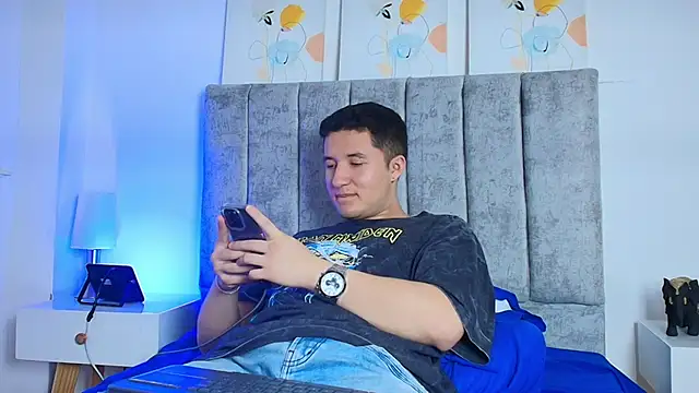 Snapshot of Ethan-Connor chatting on November 22, 2025, 8:51 pm Ethan-Connor online show from November 22, 2025, 8:51 pm