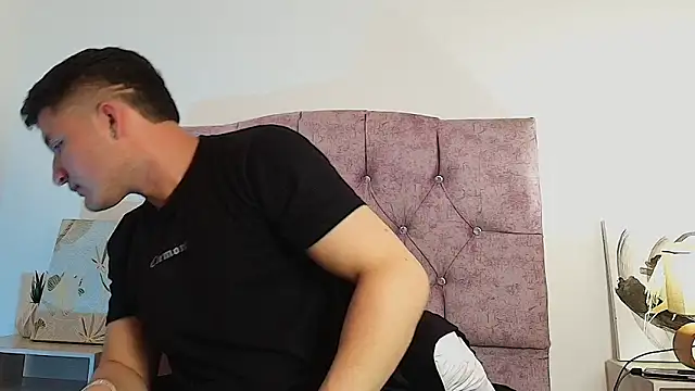 Snapshot of Ethan-Connor chatting on November 27, 2025, 7:36 pm Ethan-Connor online show from November 27, 2025, 7:36 pm