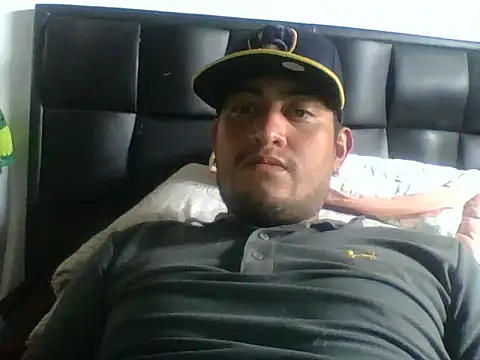 Minnie2013Mickey online show from November 26, 2025, 7:14 pm