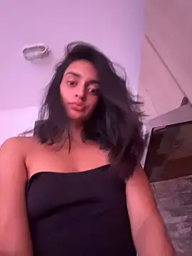 DaliaNix online show from January 15, 2026, 8:01 pm