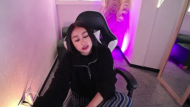 Snapshot of vallolett chatting on February 24, 2026, 9:48 pm vallolett online show from February 24, 2026, 9:48 pm