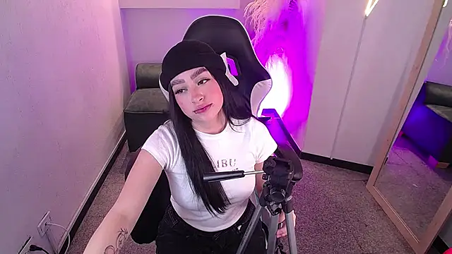 Snapshot of vallolett chatting on February 5, 2026, 8:48 pm vallolett online show from February 5, 2026, 8:48 pm