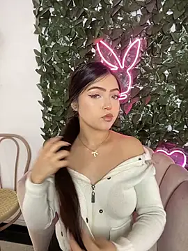 KyliePinkk  online show from November 27, 2025, 5:57 pm