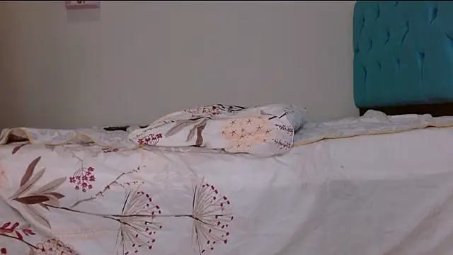 Snapshot of luna_kisshotnasty chatting on November 26, 2025, 2:39 pm luna kisshotnasty online show from November 26, 2025, 2:39 pm