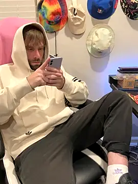 strippingmale1 online show from November 29, 2025, 4:01 am