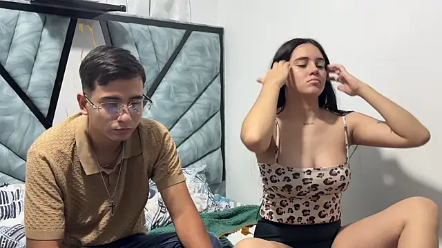 DereckxSophia online show from December 14, 2025, 2:51 am