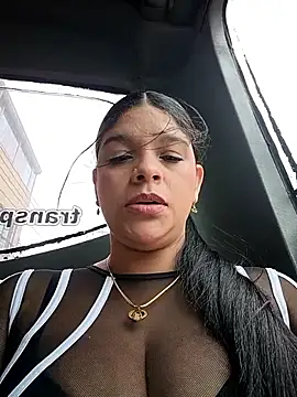 Layla-daring online show from March 5, 2026, 7:10 pm