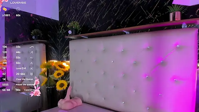 SaraLondon13 online show from November 27, 2025, 10:54 pm