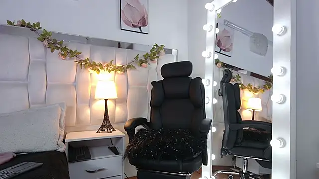 Victoria Gautherr online show from December 5, 2025, 7:34 pm