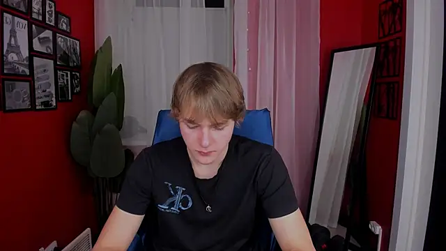 DonaldWoon online show from November 28, 2025, 10:48 am