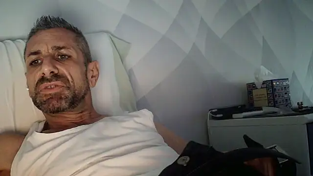 Snapshot of Alexbbcum chatting on July 10, 2026, 6:08 pm Alexbbcum online show from July 10, 2026, 6:08 pm