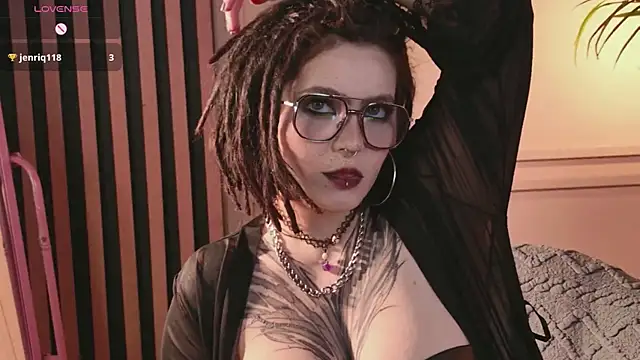 Snapshot of olonho_estel chatting on July 10, 2026, 12:32 am olonho estel online show from July 10, 2026, 12:32 am