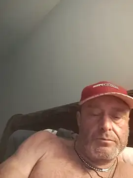 Snapshot of Slydog1010 chatting on June 8, 2026, 4:29 pm Slydog1010 online show from June 8, 2026, 4:29 pm