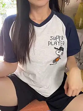 XndSeraphina online show from March 10, 2026, 3:43 am