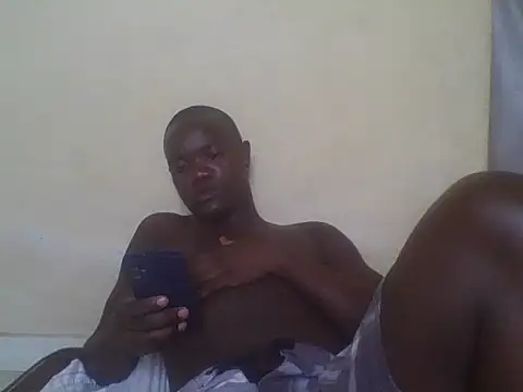 UsTwo  online show from November 25, 2025, 8:36 am