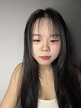 Kiee-lee online show from March 12, 2026, 6:01 pm