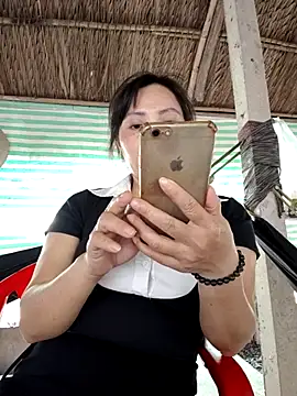 Snapshot of akura-03 chatting on November 30, 2025, 6:58 am akura-03 online show from November 30, 2025, 6:58 am