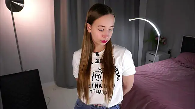 Snapshot of LorettaKay chatting on November 26, 2025, 5:07 am LorettaKay online show from November 26, 2025, 5:07 am