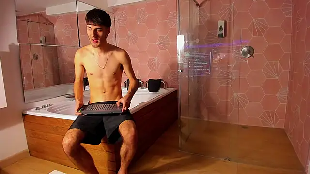 Emir Ozan  online show from February 8, 2026, 8:06 pm