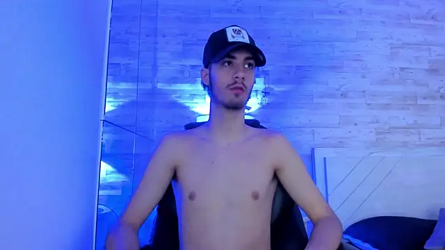 Emir Ozan  online show from December 22, 2025, 11:32 am