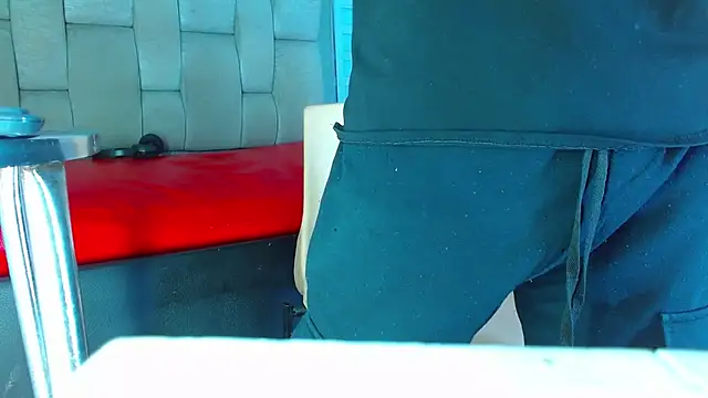 Hot Latino x online show from April 10, 2026, 12:56 pm